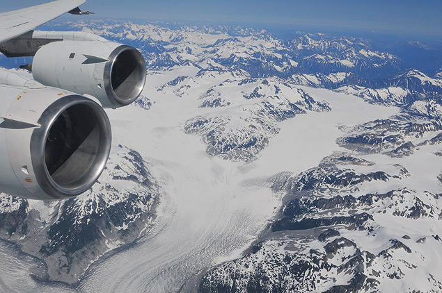 Geleira canadense fotografada por avio da Nasa em 2011