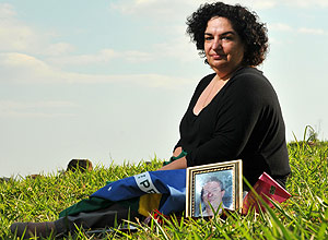 Doris Maciel, com foto do marido morto em 2003, Sergio Cezarini