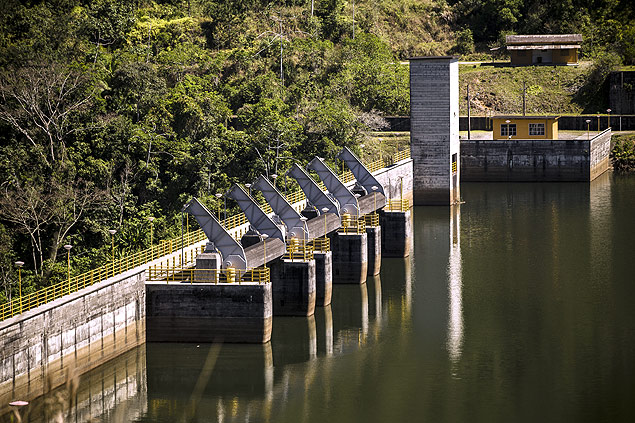 Usina hidrelétrica da Barra, da empresa Votorantim, no rio Juquiá, no interior de São Paulo