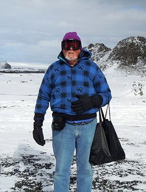 O aposentado John Riess, 81, comprou um pacote de turismo para viajar para a Antrtida com a mulher