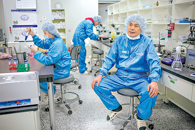 O geneticista sul-coreano Hwang Woo-suk