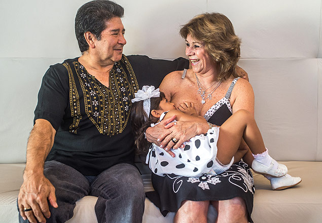 Silvio Gamboa e sua mulher, Mrcia, que engravidou aos 61 anos em 2011