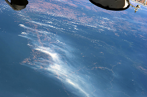 Fumaa de mltiplas queimadas no Estado do Mato Grosso avistada da Estao Espacial Internacional, em 2014