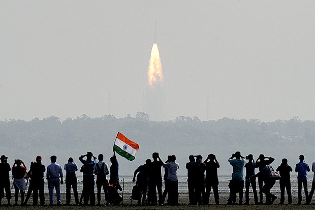 Índia põe em órbita 