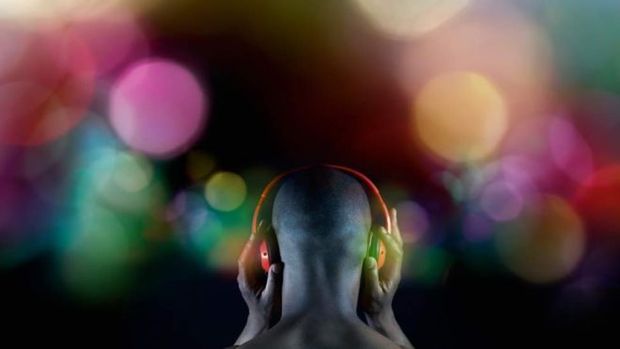 Uma pessoa sinestsica  quem consegue "ouvir" cores ou "ver" tipos de som