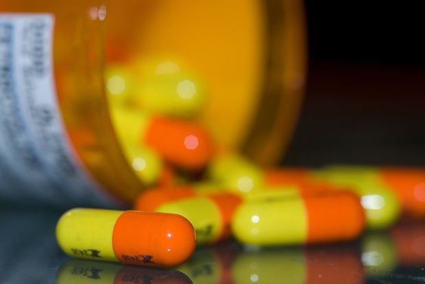 antibiótico remédio medicamento pílula