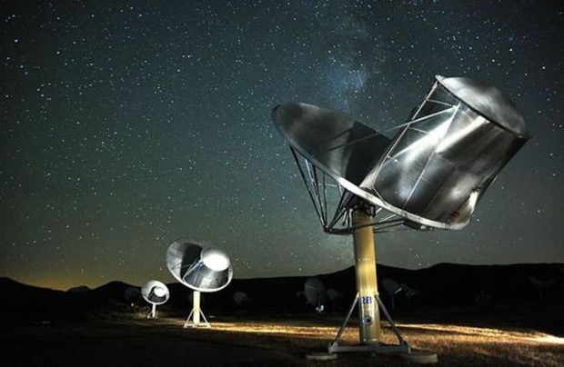 Shostak passou horas no telescpio Allen (EUA) tentando localizar o "Uau", mas no achou nada