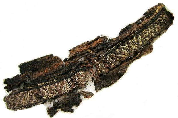 Fragmentos de tecidos feitos de seda e prata foram encontrados em stios arqueolgicos suecos