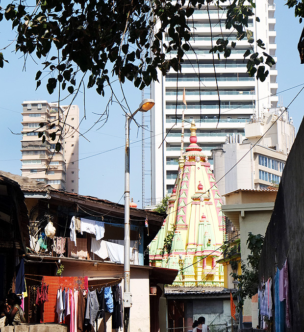 Mumbai apresenta grande densidade residencial tanto no centro como nas periferias
