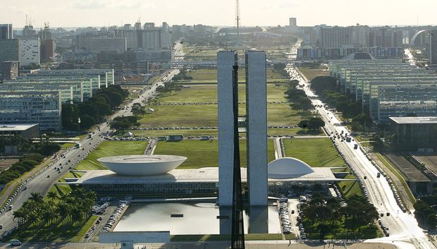 ORG XMIT: 514601_0.tif BRASÍLIA, DF, BRASIL, 16-05-2005: Vista aérea da Esplanada dos Ministérios e do Congresso Nacional. (Foto: Sérgio Lima/Folhapress) ***EXCLUSIVO***