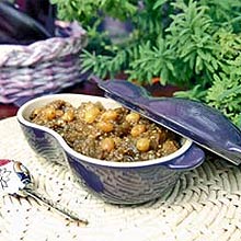 Chutney de berinjela leva uva-passa, semente de gergelim e gengibre na receita