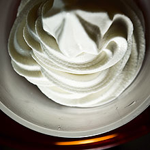 Frozen iogurte (foto) da Yogurberry, rede oriental que abriu sua primeira unidade em SP