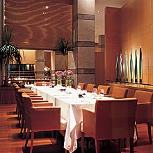 Sala privativa (foto) do restaurante Eau French Grill, localizado no Grand Hyatt