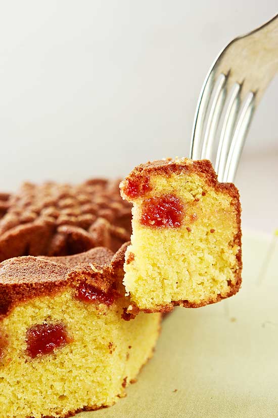 Doces Receitas: Bolo de Fubá com Goiabada