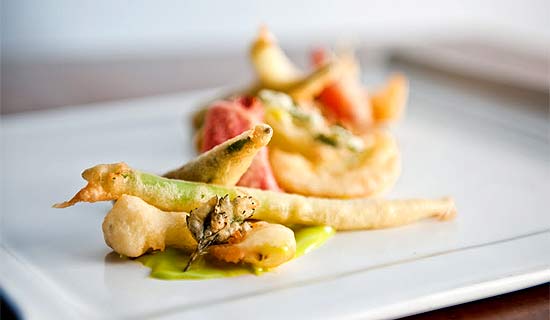 Fritada de legumes do chef Jefferson Rueda, que deve abrir restaurante de inspirao talo-caipira no incio de 2012 