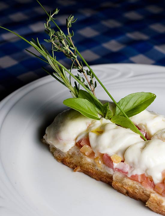 Tartine de mozarela de búfala do Le Vin Patisserie