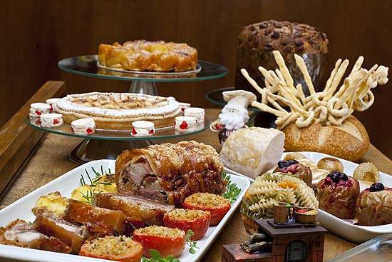 Sugestão de ceia de Natal italiana da rotisseria Felice e Maria tem porchetta, torteloni e pastiera di grano 