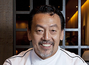 O chef Shin Koike, que acaba de abrir nova casa no Itaim