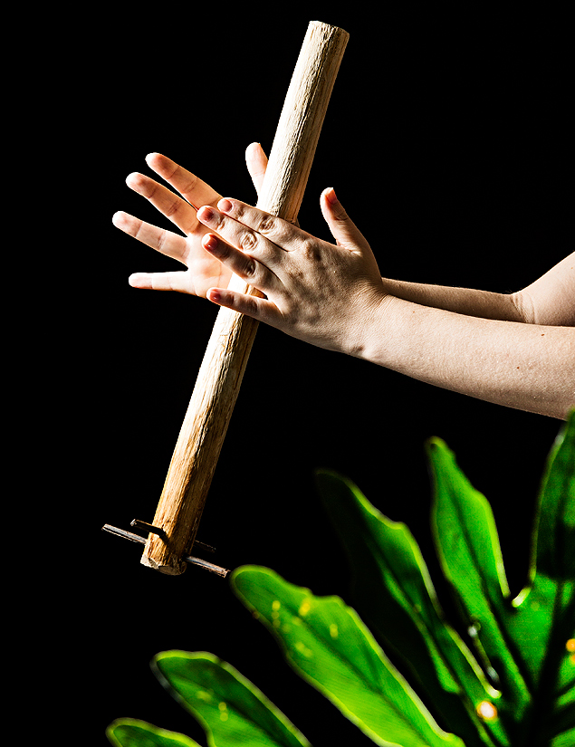 Viritre, instrumento usado pelos ndios Yawanawa (no Acre), feito de madeira leve e com 4 hastes em uma das pontas usado pra preparar a caicma (mingau)
