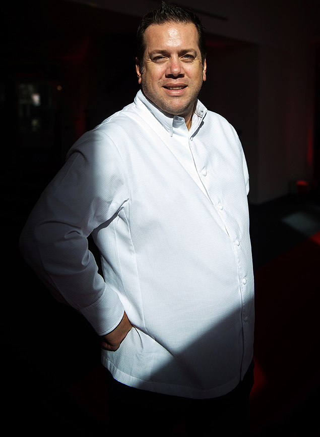 O chef francs Arnaud Lallement, do novo restaurante trs-estrelas "Michelin" L'Assiette champenoise