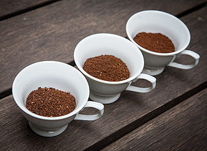 Gros - Diferentes moagens (grossa, mdia e fina) feitas no Coffee Lab, da barista Isabela Raposeiras
