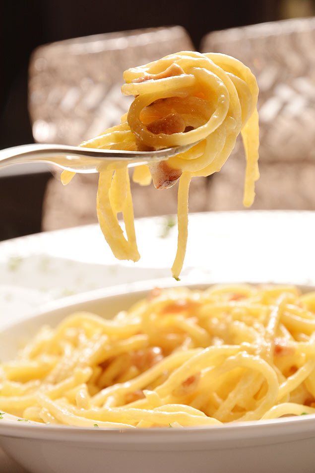 Espaguete  carbonara, com ovo, parmeso e bacon do restaurante Milanino da famlia do Dinho's