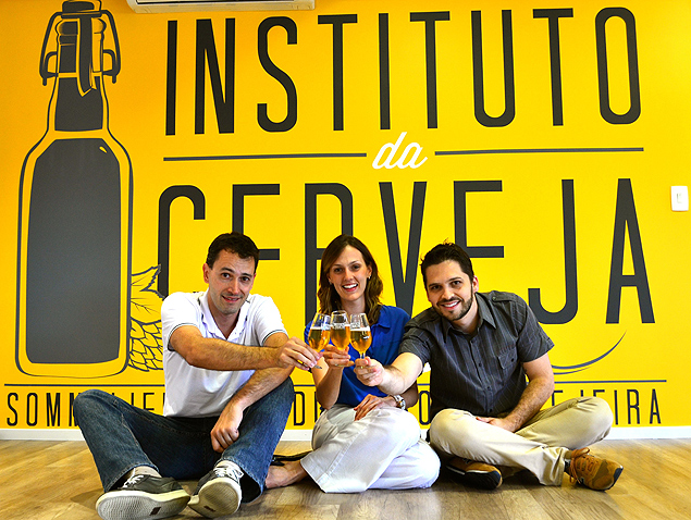 Fundadores do Instituto da Cerveja. Da esquerda para a direita, Alfredo Ferreira, Khatia Zanatta e Estcio Rodrigues 