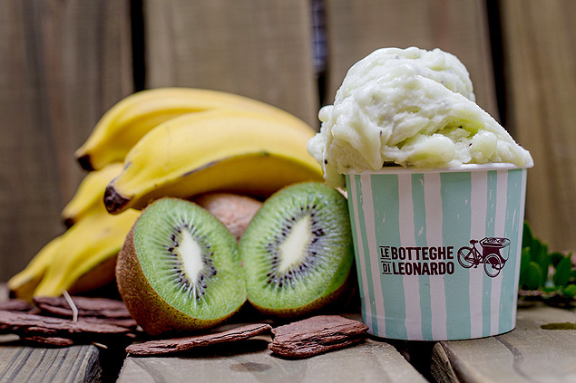Sabor de kiwi com banana de sorvete da nova sorveteria de So Paulo