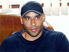 O ex-goleiro Edson Cholbi Nascimento, o Edinho, na sede do Deinter, em fevereiro