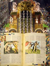 Bblia gigante abriu desfile