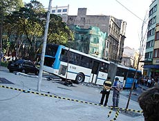Ônibus articulado que atropelou quatro pessoas em São Paulo; uma morreu
