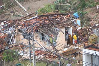Em novembro de 2008, deslizamentos destruram casas e mataram dezenas de pessoas na cidade de Blumenau, Santa Catarina