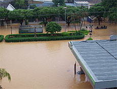 Chuvas inundam Cataguases; 41 municpios esto em situao de emergncia em MG