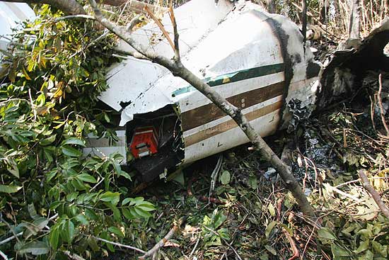 Destroos da aeronave que caiu na Bahia nesta sexta-feira, provocando a morte de 14 pessoas, informou o IML