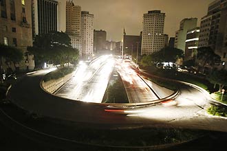 Nas ruas da cidade de São Paulo, apagão causou caos no trânsito e deixou semáforos apagados; diversos Estados foram afetados 