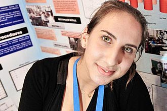 Tamara Gedankien, 17, que ficou em primeira lugar na área de ciências sociais em feira internacional na Califórnia, Estados Unidos