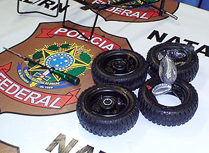 PF apreende cocaína escondida em pneus de mala de cabo-verdiana