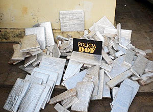 Policiais do DOF apreenderam quase 100 kg de maconha dentro de veculo em Iguatemi (MS); ningum foi preso