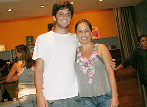 A atriz Cissa Guimares e o filho Rafael Mascarenhas, 18, morto no ms passado no Rio