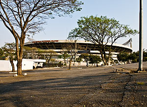 Praça Roberto Gomes Pedrosa, em frente ao estádio do Morumbi, zona sul de São Paulo