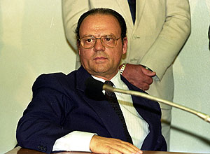 Foto mostra José Guilherme Villela no Senado, em Brasília; vidente afirma que fala com ex-ministro assassinado 