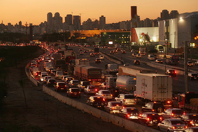 ndice de congestionamento passa dos 200 km em So Paulo na sada para o feriado prolongado