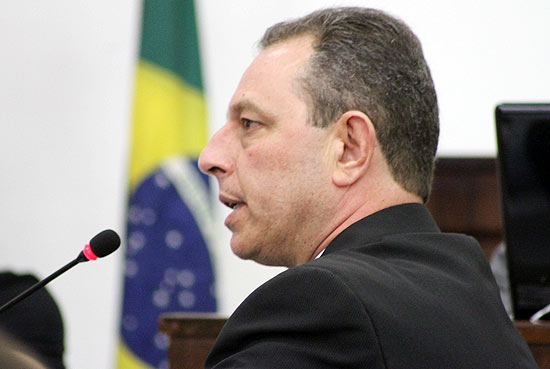 O perito Renato Pattoli, do Instituto de Criminalstica, presta depoimento no frum de Guarulhos (Grande So Paulo)