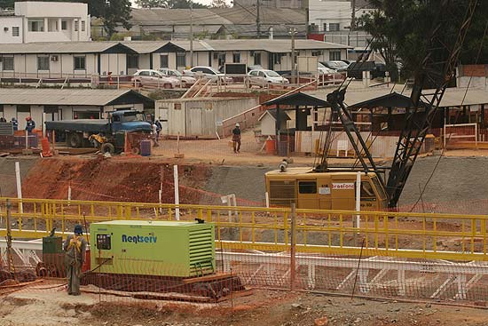 Obra do metrô na região de Santo Amaro; nova licitação pode inviabilizar conclusão das obras até 2014