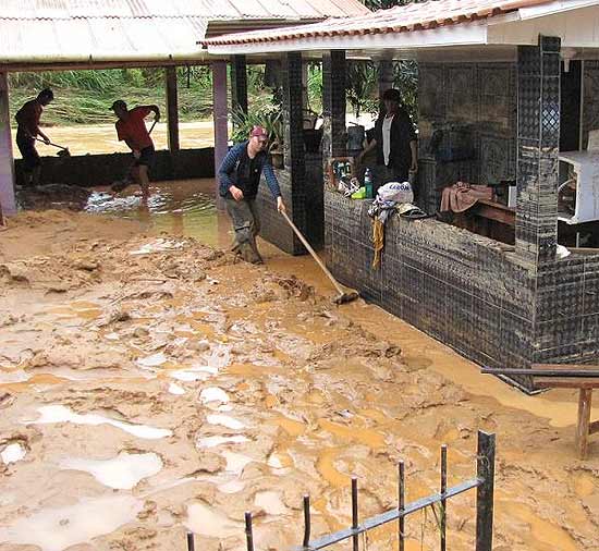 Pancadas de chuvas provocam estragos e deixam cinco pessoas mortos no Estado do Esprito Santo