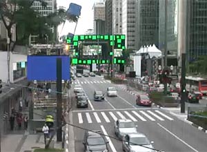 Câmera transmite na internet imagens ao vivo da Paulista; festa de Réveillon na avenida será veiculada online