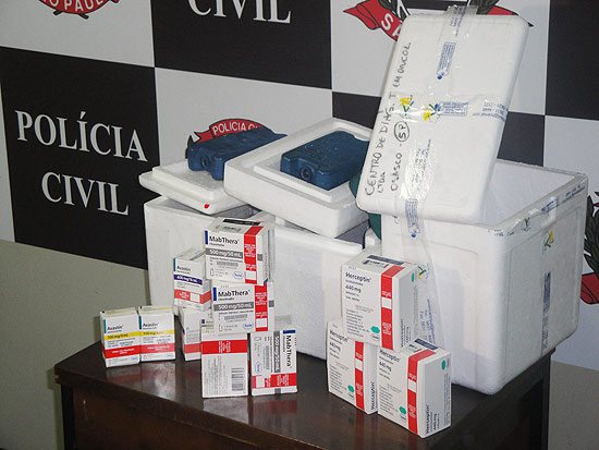 Polícia apreendeu R$ 34 mil em remédios em uma clínica de Osasco (Grande São Paulo)