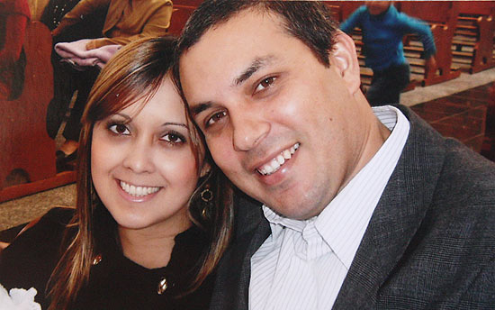 Vanessa de Vasconcelos Duarte com o noivo, Luiz Vanderlei de Oliveira; a jovem foi encontrada morta em um SP