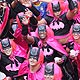 Veja imagens do bloco Cordo do Bola Preta, no Rio(Grupo fantasiado de Batman (Silvia Izquierdo/AP))
