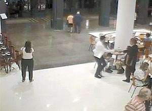 Imagens do encontro do secretrio da Segurana com o reprter da Folha no shopping Ptio Higienpolis, em SP